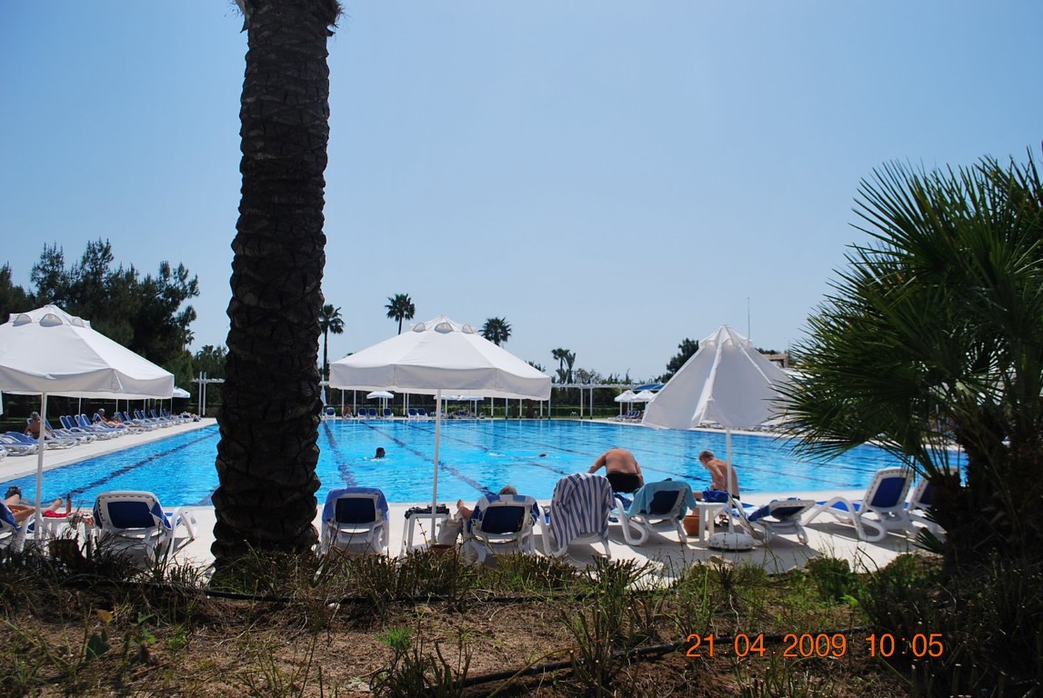 imagini hotel TITANIC LARA